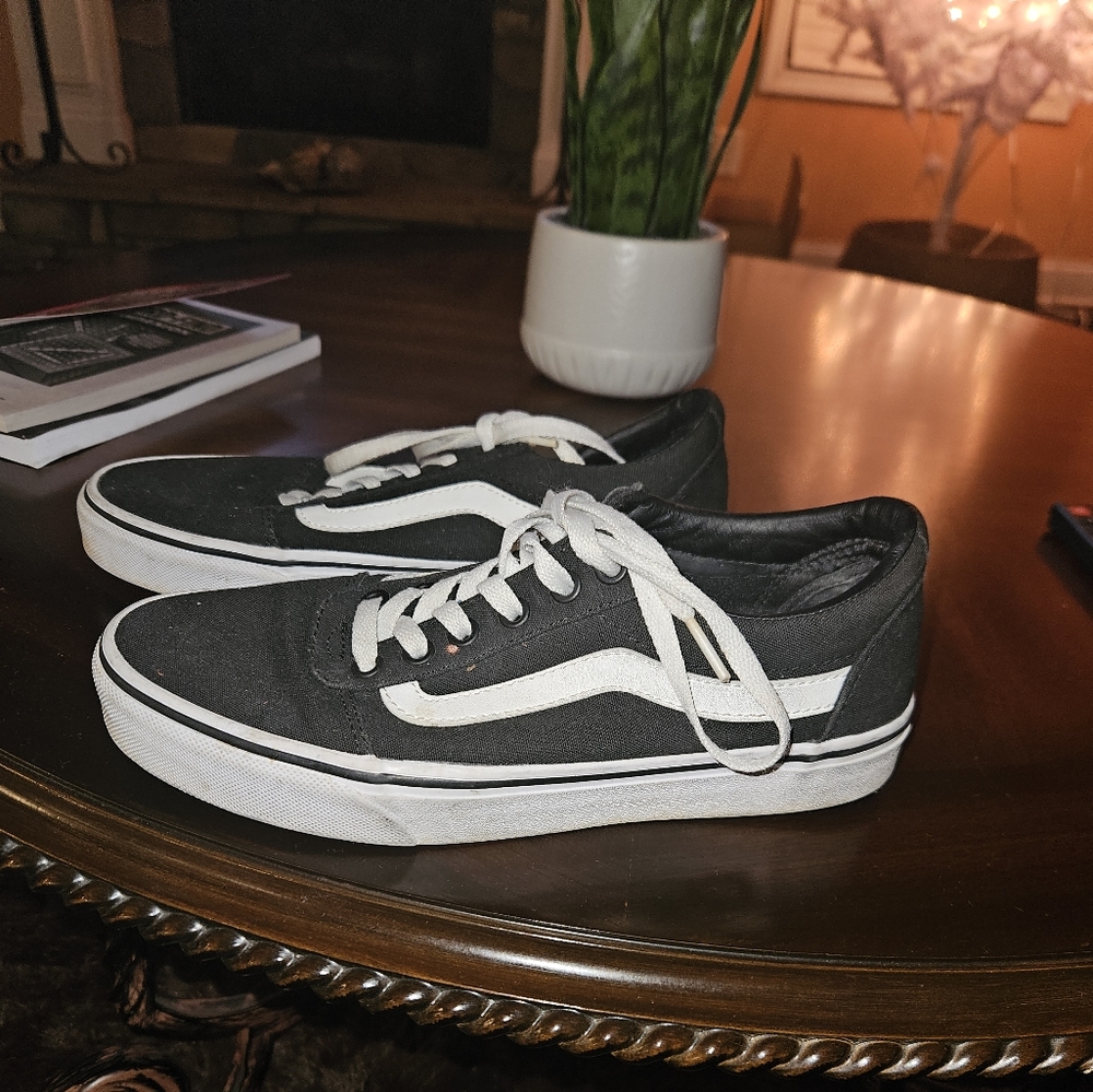 Vans - Picture 2 of 3